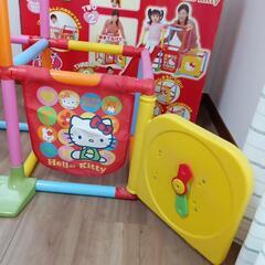子供用品 ベビー用品 　ハローキティのかんたんおりたたみジムの画像