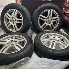 車のパーツ タイヤ、ホイール