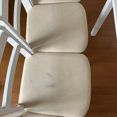 ダイニングテーブルの画像