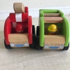 知育玩具　木のおもちゃ　消防車 ゴミ収集車 ミニカーの画像