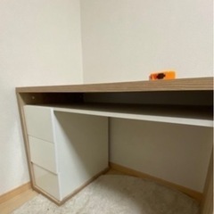 IKEAデスク の画像