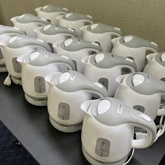 〈格安〉電気ケトル1L⭐︎複数台購入可⭐︎クリーニング済み【92】