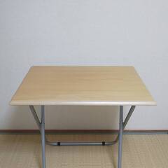 【値下げしました】折り畳みテーブル・持ち運び便利【6月16日まで...