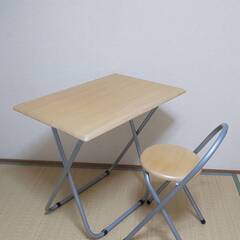【値下げしました】折り畳みテーブル・持ち運び便利【6月16日までのお渡しになります】の画像