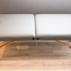 施術台　折りたたみベッド　ベッドカバー付き　の画像