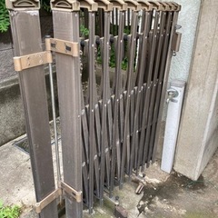 アコーディオン門扉の画像