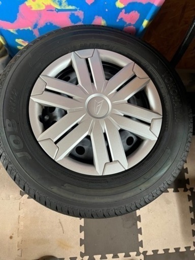 車のパーツ タイヤ、ホイール