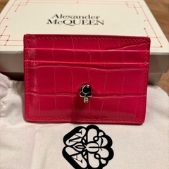 ALEXANDER MCQUEEN レザー カードケース　名刺入れ　ピンク　新社会人　レディース　お洒落　可愛い　人気ブランドの画像