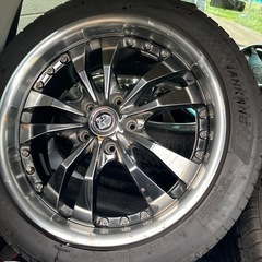 車のパーツ タイヤ、ホイールの画像