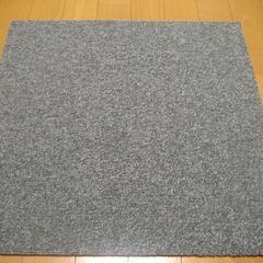 日本製タイルカーペット厚み6.5㎜・1枚２００円・在庫６１枚（１...