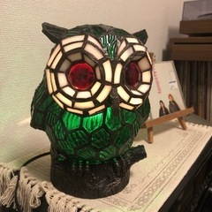 フクロウ　ステンドグラスランプの画像