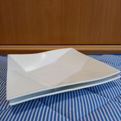 良品　パスタ皿 創作料理皿 ２枚 20.5cm x 20.5cmの画像