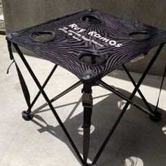 折り畳みのテーブルの画像