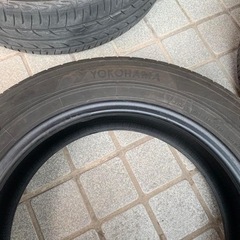 車のパーツ タイヤの画像