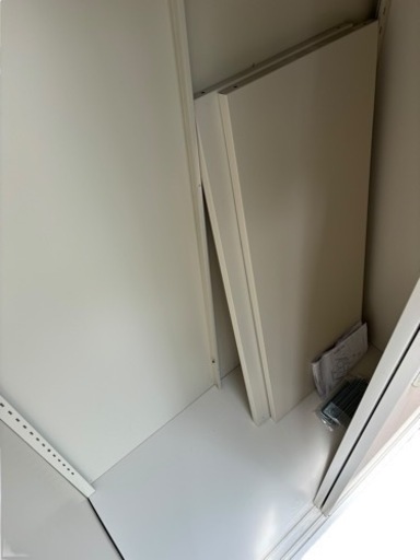物置 鍵付き ベランダ　大型 スチール物置 屋外 おしゃれ 屋外収納 棚 大容量 倉庫 丈夫 ベランダ収納 スリム 防水 家具 収納家