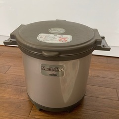 保温鍋（シャトルシェフ KPY-4500）の画像