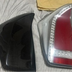 【訳あり】30プリウス　廃盤テールランプ　ステラファイブおまけ付きの画像
