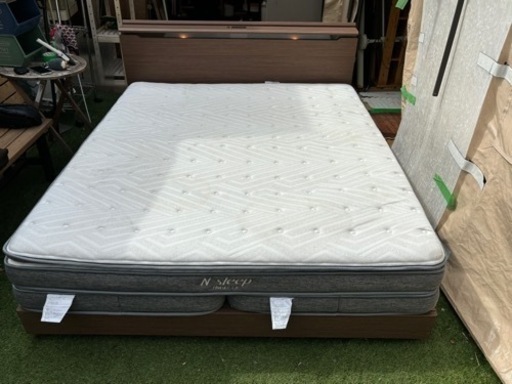キングサイズベッドとマットレス