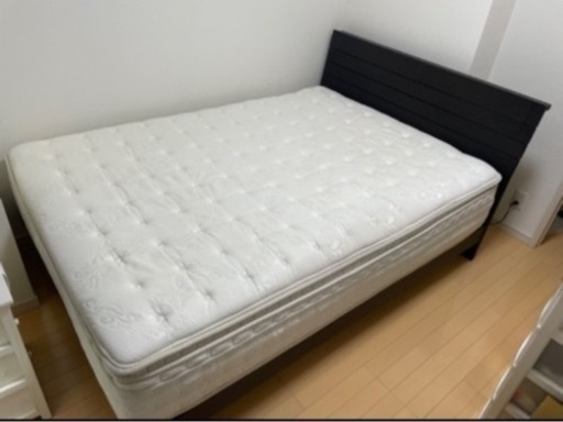 ダブルベッドとマットレス