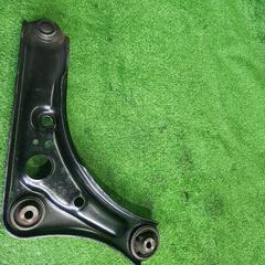フロント左ロアアームの画像
