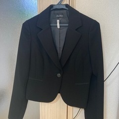 礼服。25000円で購入。使用回数1回。