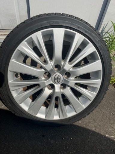 車のパーツ タイヤ、ホイール