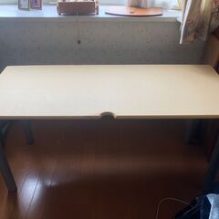 いろんな用途に使えるテーブル