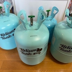 【さらに値下げしました】ヘリウムガスボンベ　400L x3つ、2...