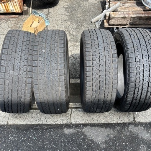 車のパーツ タイヤ、ホイール