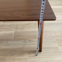 ニトリのテーブルの画像