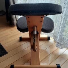 姿勢矯正椅子(決まりました)の画像