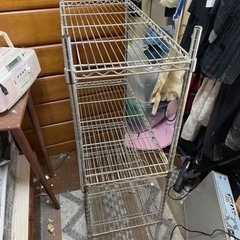 お話し中です。スチールラック