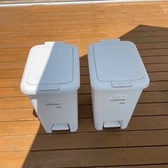 ペダル型ゴミ箱