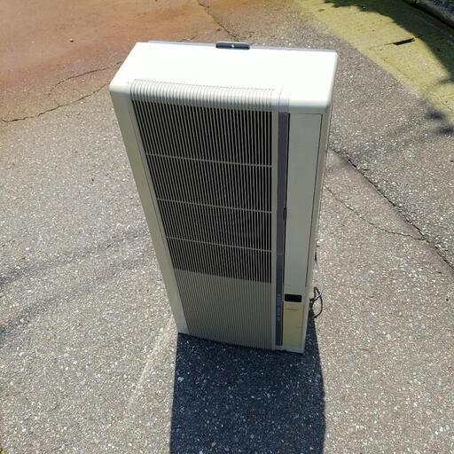 エアコン　トヨトミ　窓型エアコン