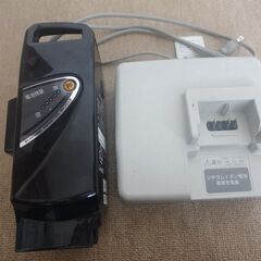 Panasonic電動自転車バッテリー NKY452B02B(13.2Ah) 充電器付きの画像