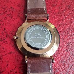 ダニエルウェリントン Daniel Wellington　 白文字盤×ローズゴールド　36ミリ　電池新品　6月1日交換済みの画像