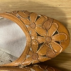 6/16〜6/18のみ！ MICHAEL KORSマイケルコースの花柄本革バレーフラッツの画像