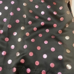 ドット柄カーテン 黒 ピンクの画像
