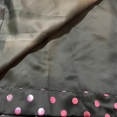 ドット柄カーテン 黒 ピンクの画像