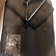【新品未使用】スーツカバーとハンガーのセット