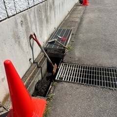 側溝掃除いたします！