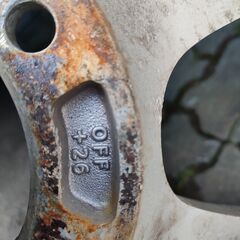 【倉庫整理 プロフ要確認】中古16inch ホイール+タイヤ 265/70/R16の画像