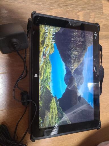 お得！FUJITSU　防水タブレットPC