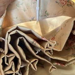 カーテンの画像