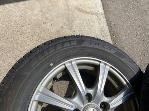 車のパーツ タイヤ、ホイール