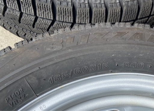 車のパーツ タイヤ、ホイール