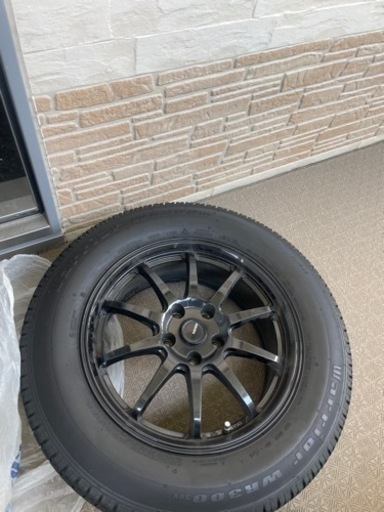 車のパーツ タイヤ、ホイール