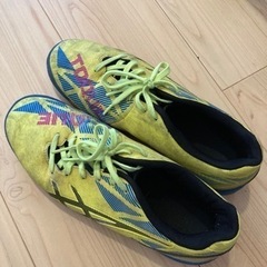 【asics】26cm　フットサルシューズの画像