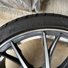 車のパーツ タイヤ、ホイールの画像