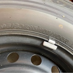 ハイエース新車 外し ホイール195/80R15 107/105Nの画像